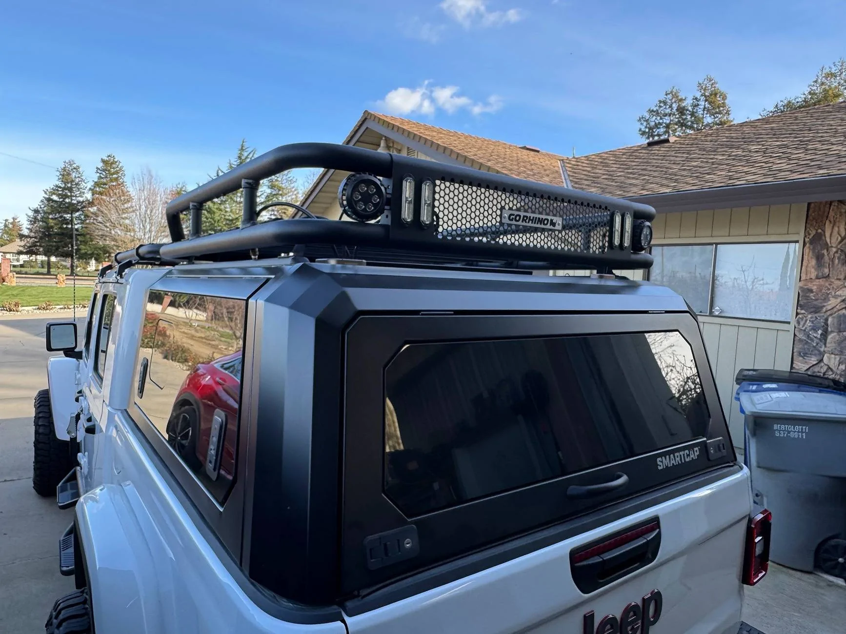 Jeep Gladiator RSI Smartcap camper shell with 2 full bins and cargo rack IMG_9705