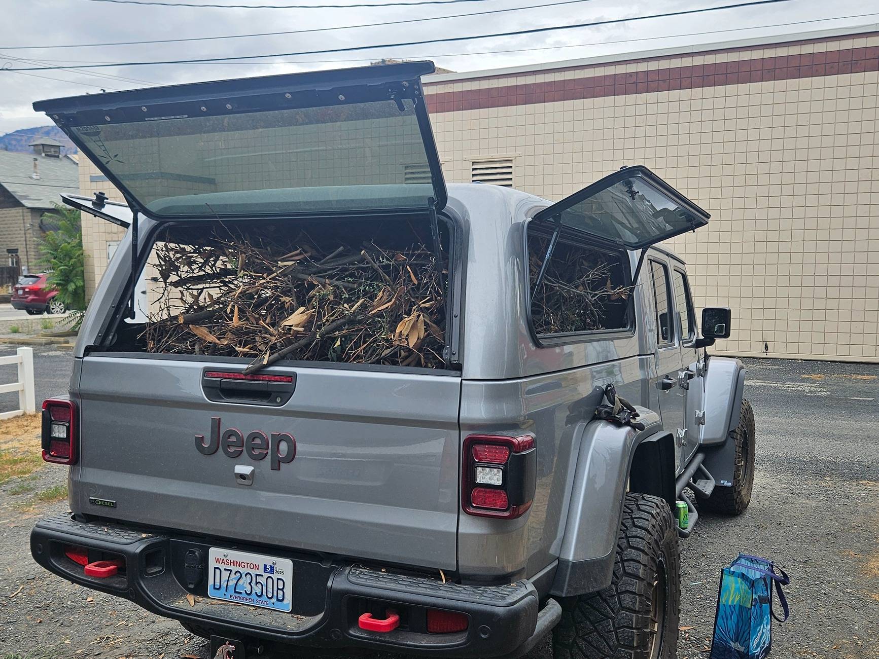 Jeep Gladiator Gladiator camper hauling add ons?? 1000012885
