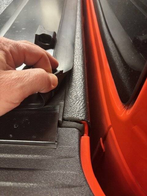 Jeep Front Edge Gasket Seal.JPG
