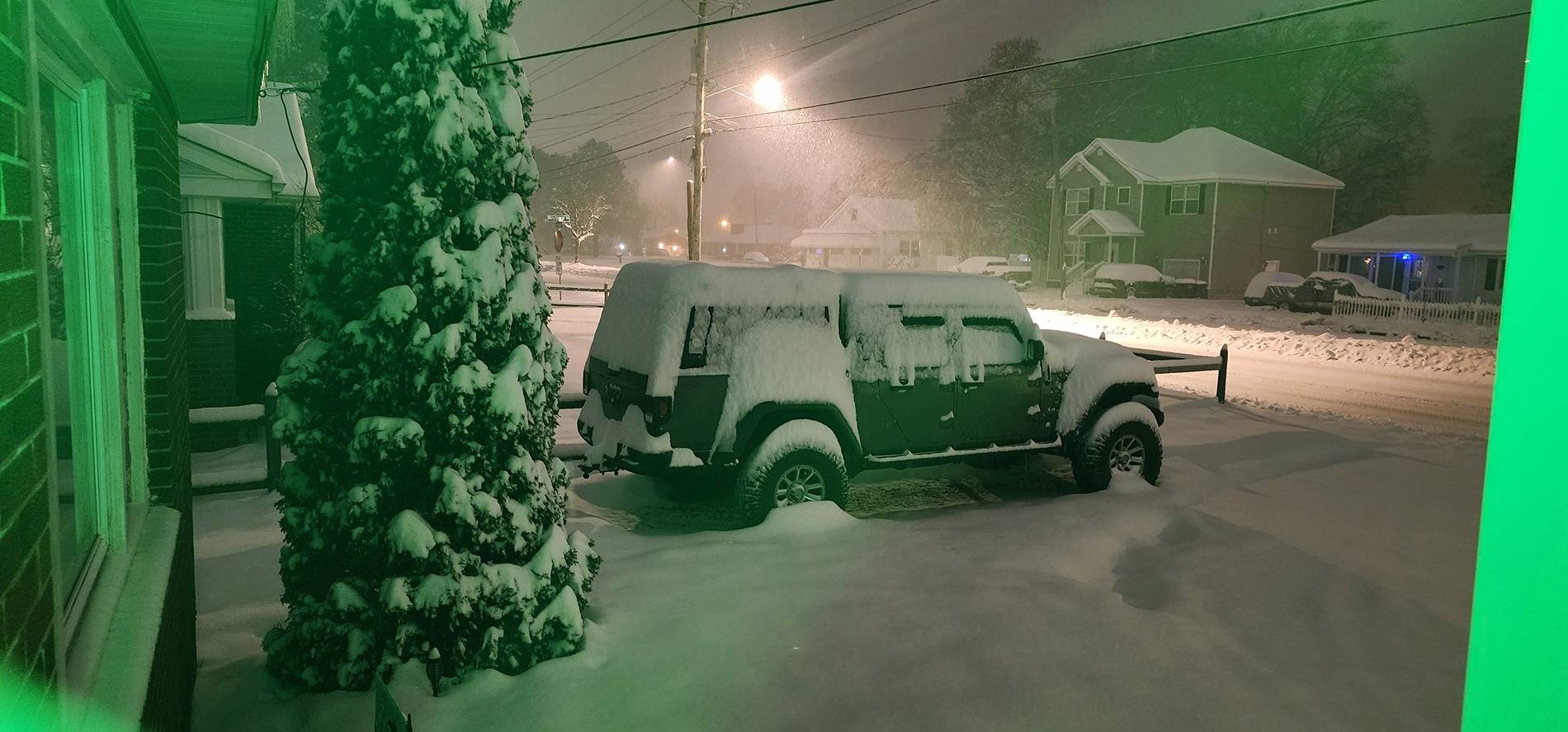 Jeep Gladiator Disappointing Performance in the Virginia Snow 20250219_214219