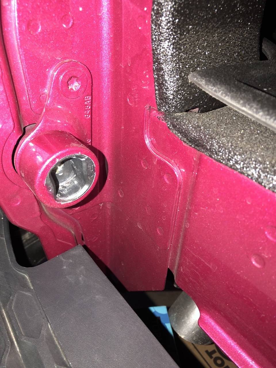 Jeep Gladiator Tip on Removing Tailgate on 2024 JT's with Soft Open function JT Tailgate Socket Driver Side