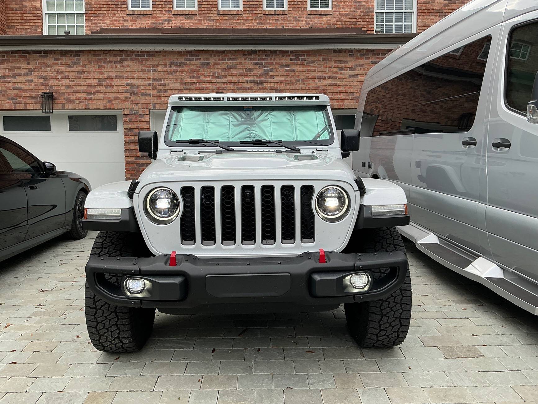 Jeep Gladiator LED Windshield Integrated Lightbar Installation IMG_0011