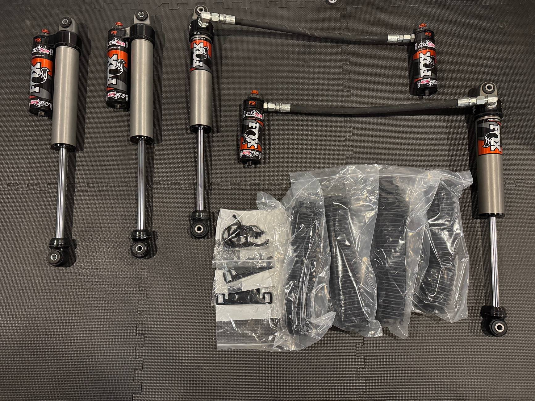 Jeep Gladiator Fox Accutune 2.5 Performance Elite DSC Shocks IMG_0987