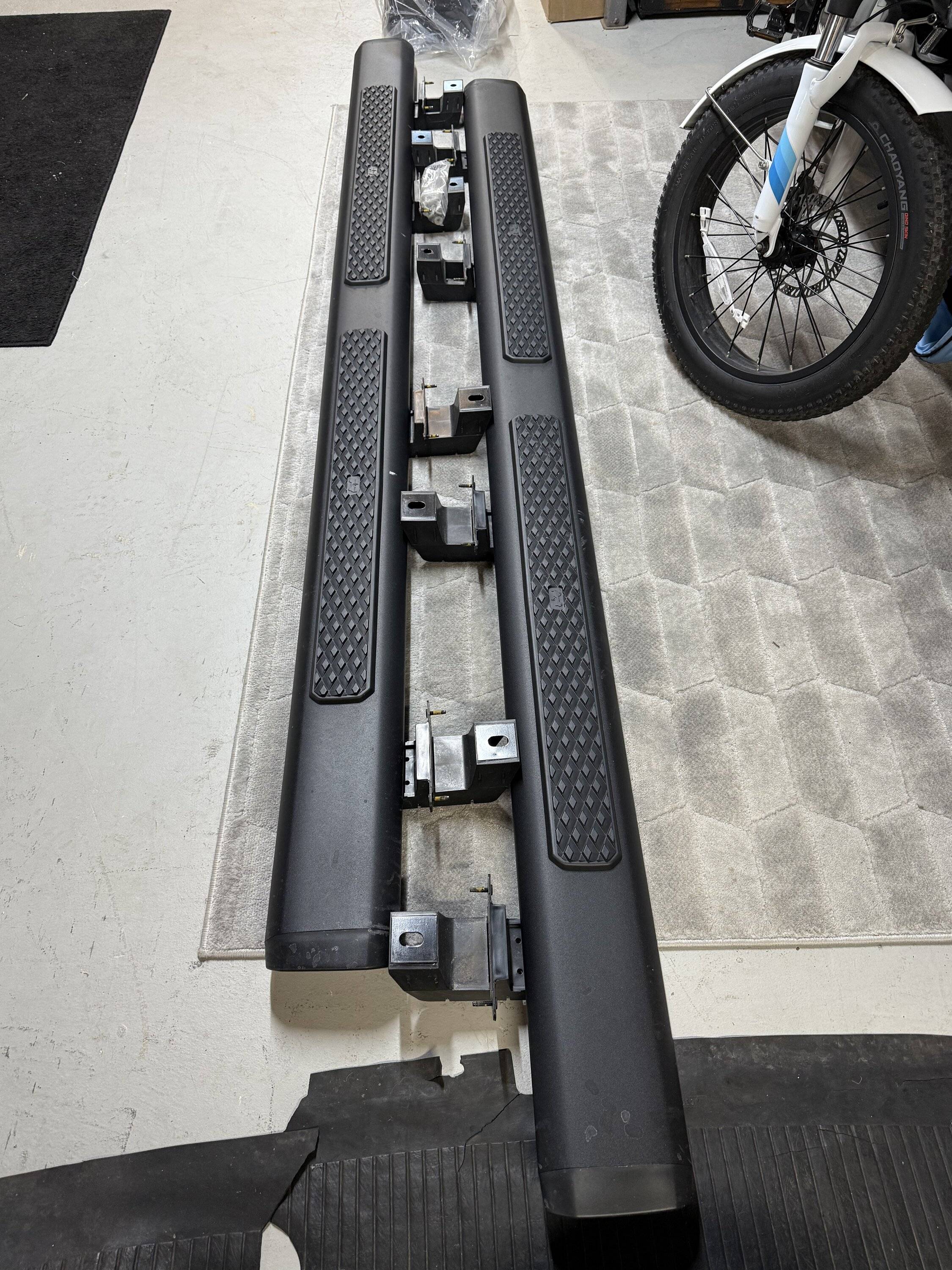 Jeep Gladiator Side Steps new takeoffs. $100 IMG_0653