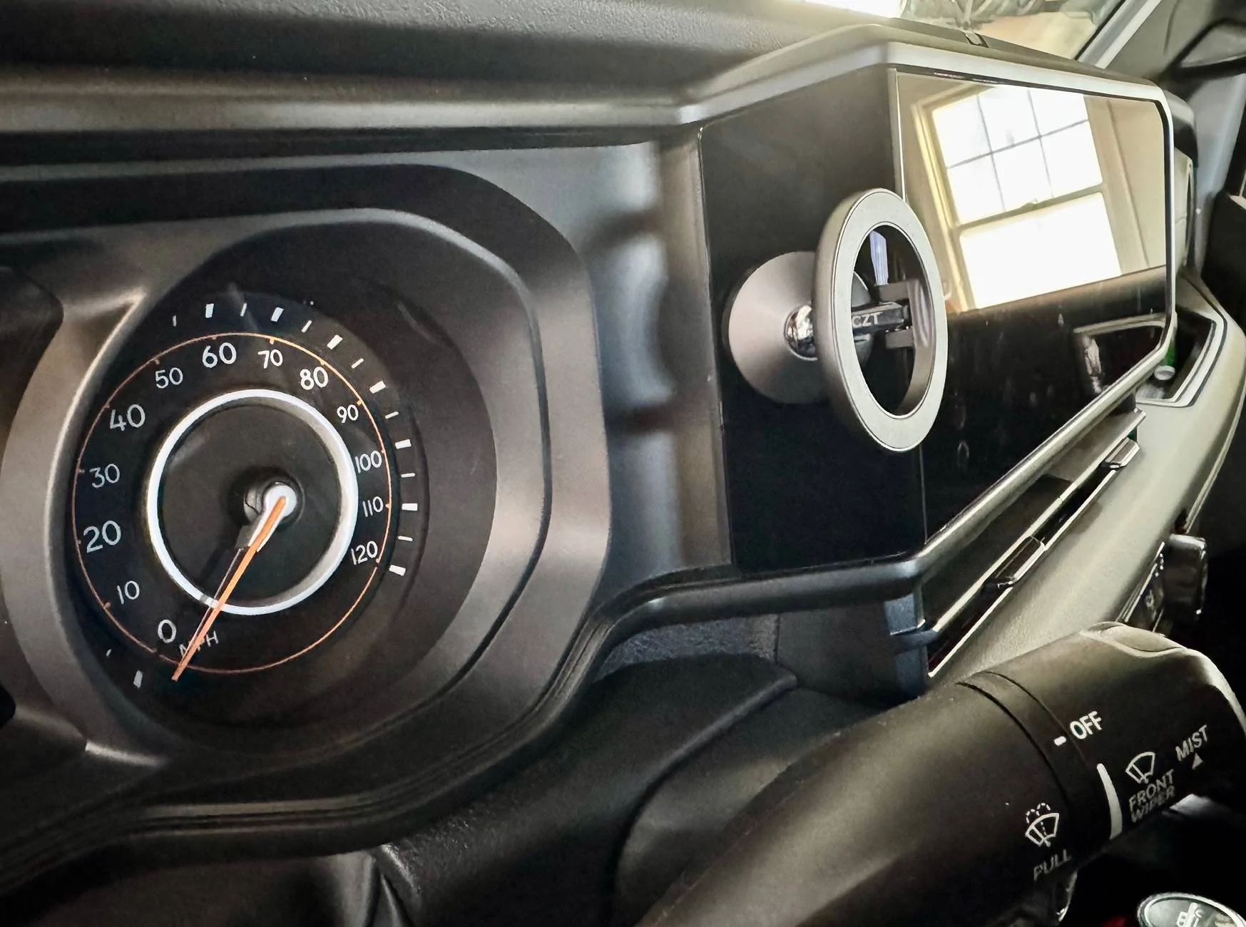 Jeep Gladiator Dash MagSafe Phone Mount IMG_7935