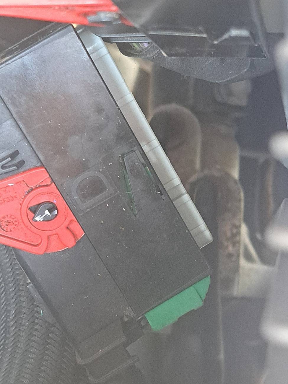 Jeep Gladiator PCM Disconnect Not Working, Any Tips? 20250224_085742
