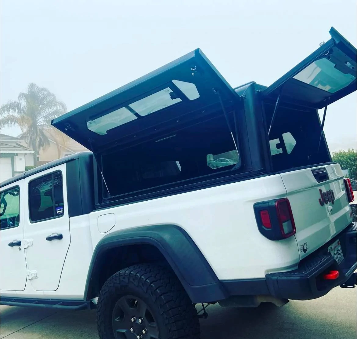 Jeep Gladiator ALU-CAB Contour Canopy 3 flip up windows, sliders, load bars, vented. LIKE NEW! REDUCED TO $3000 OBO IMG_1508