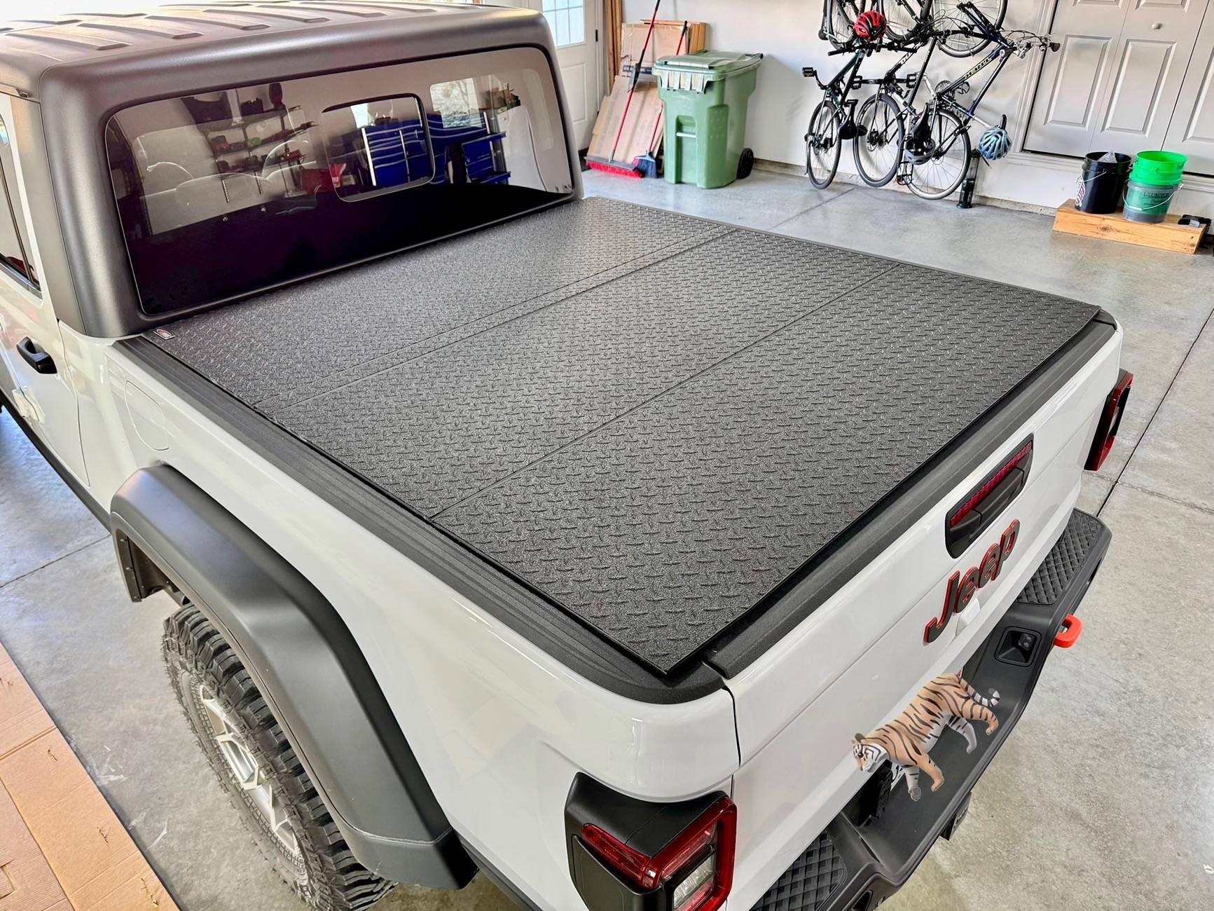 Jeep Gladiator Lomax Folding Hard Cover Installed IMG_7945