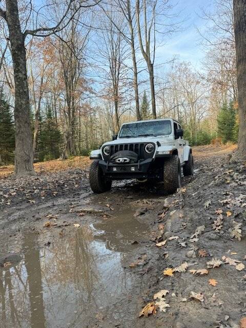 Jeep Gladiator Meet my '23 Sport S. IMG_0382