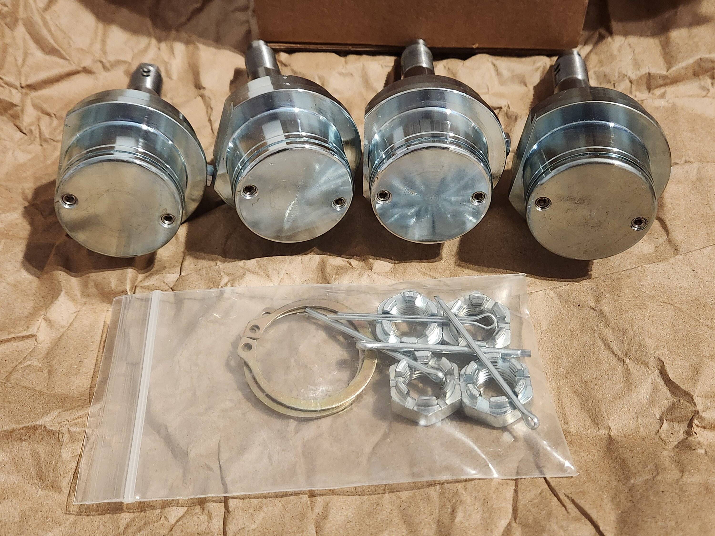 Jeep Gladiator Dynatrac HD ProSteer Balljoint Kit - New in Box 20250224_202427