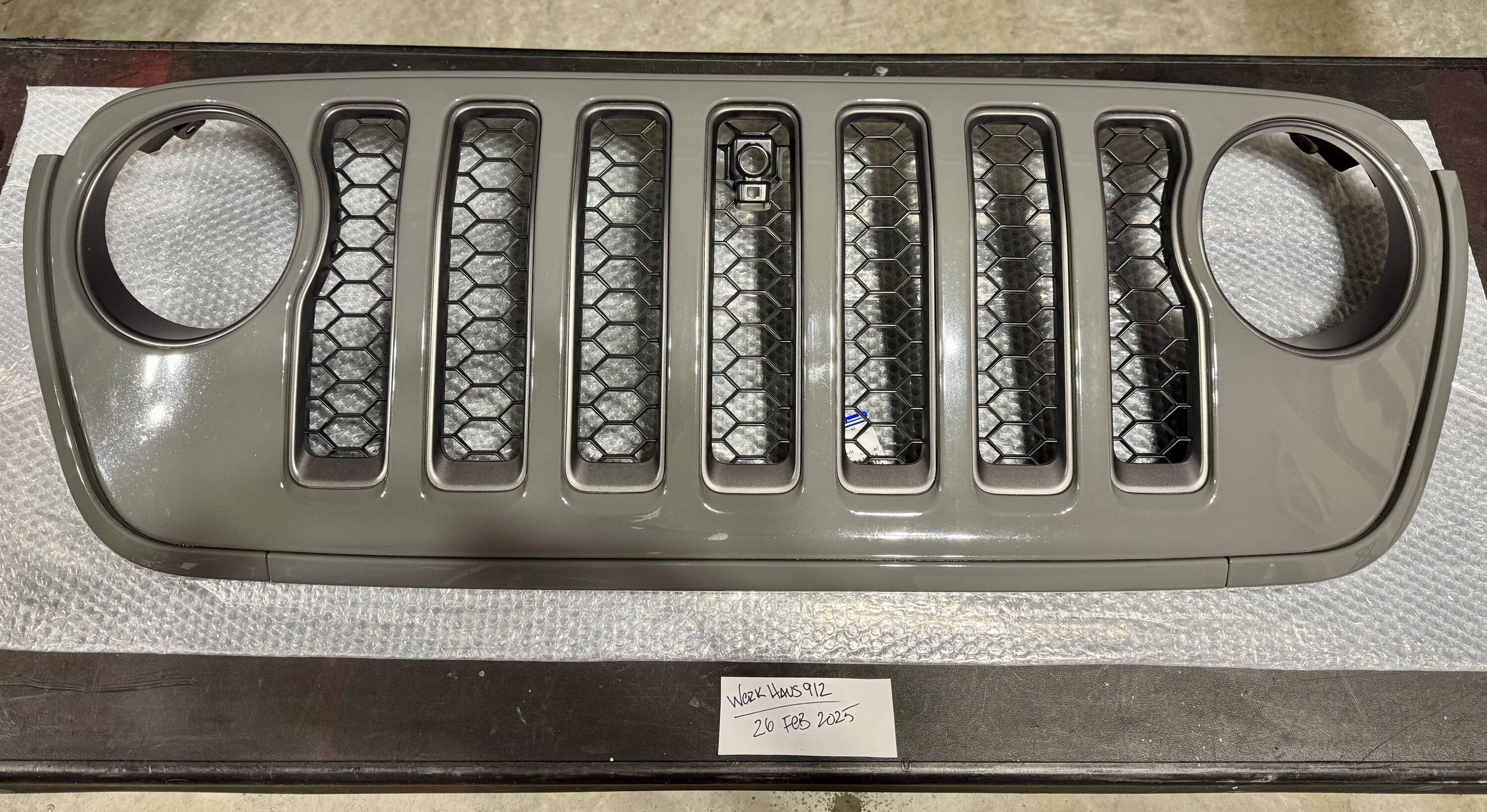Jeep Gladiator $150 Jeep Mopar OEM Grill 2020 Stingray IMG_2511