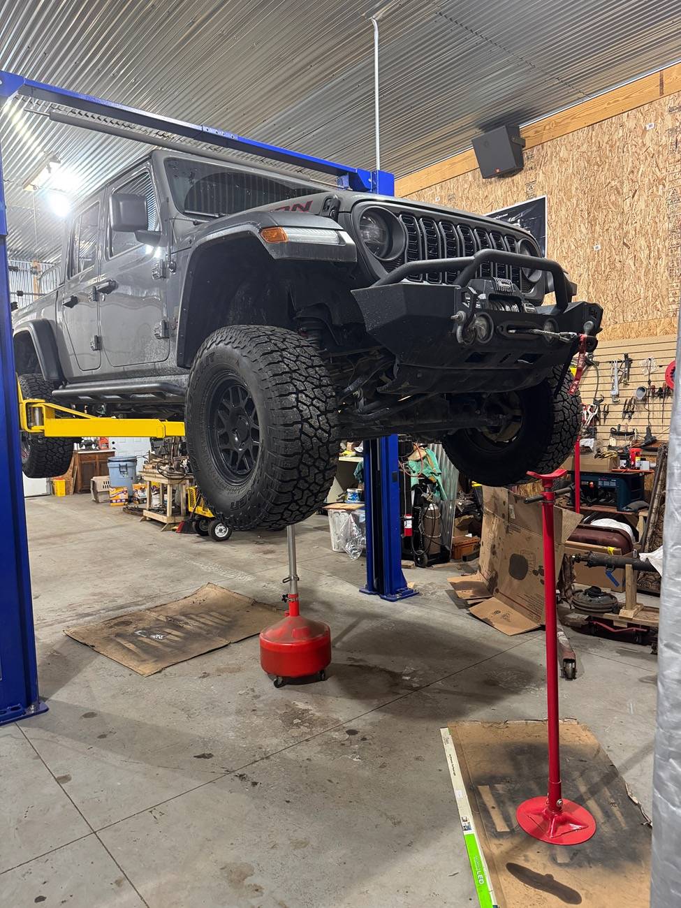 Jeep Gladiator Engine oil leak - front of motor IMG_2568