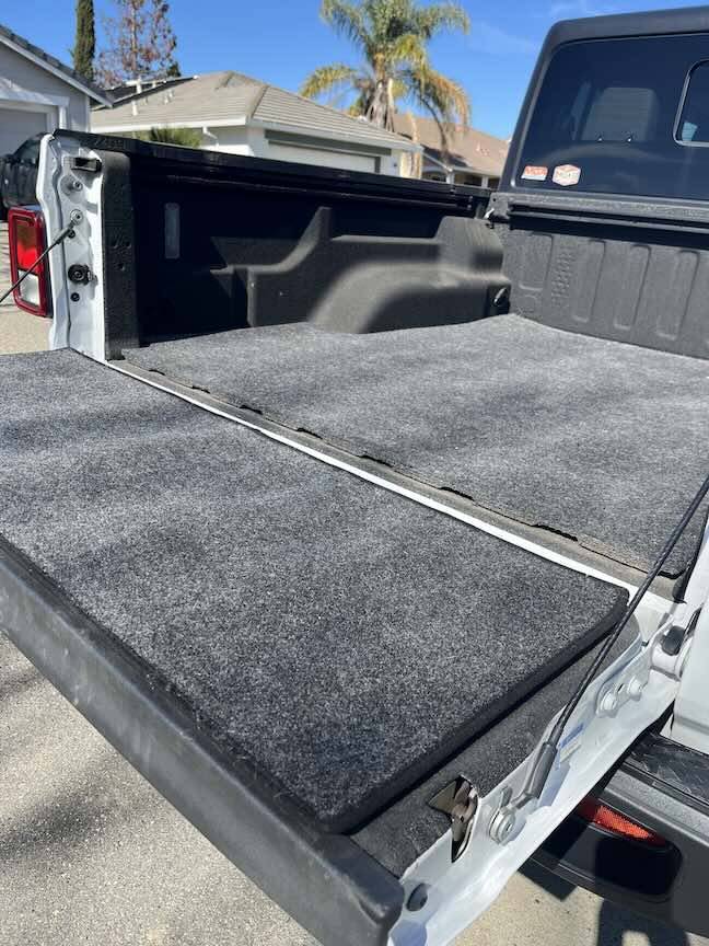 Jeep Gladiator BedRug and tailgate mat. Soft fitted carpet for JT. $125 OBO IMG_1574