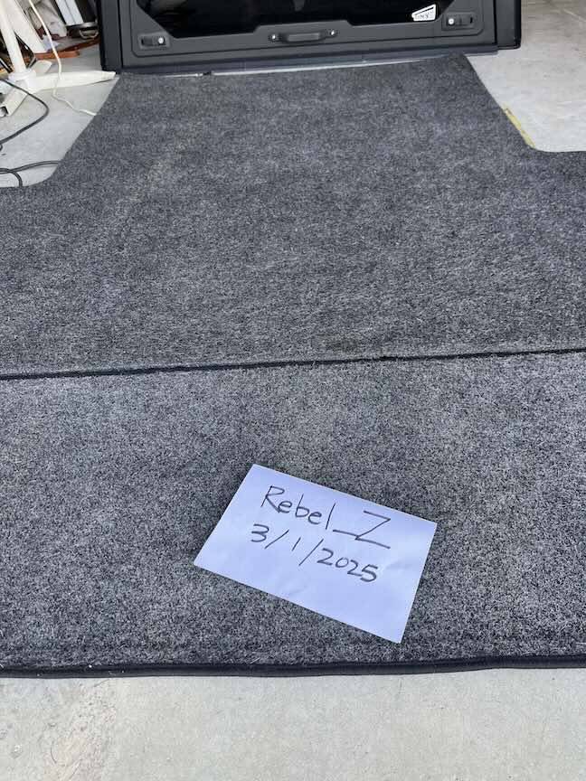 Jeep Gladiator BedRug and tailgate mat. Soft fitted carpet for JT. $125 OBO IMG_1591
