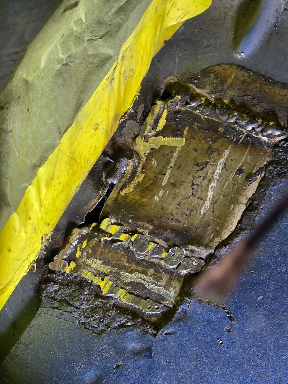 Jeep Gladiator DIY: Remove and replace drivers broken body mount bolt -- how-to instructions w/ photos 1000013020