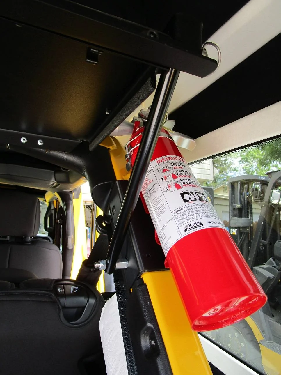 Jeep Gladiator Fire extinguisher mounting, where and how? IMG_1321