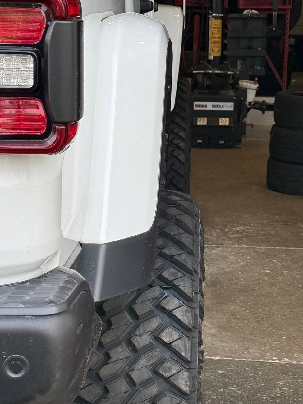 Jeep Gladiator Dropping Wheels from 22 to 17... Need Offset Help IMG_0412