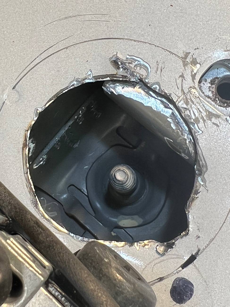 Jeep Gladiator DIY: Remove and replace drivers broken body mount bolt -- how-to instructions w/ photos IMG_2781