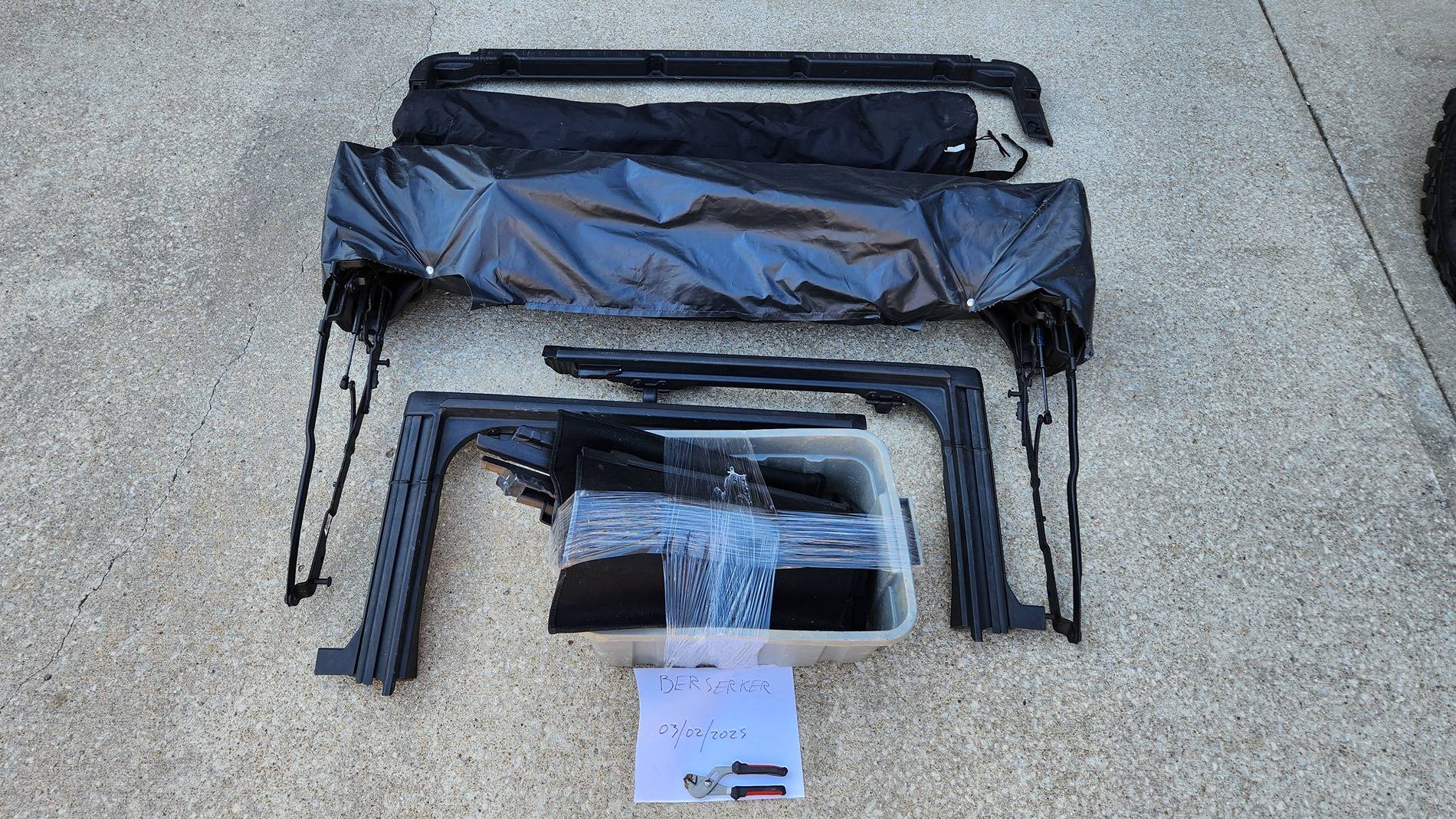 Jeep Gladiator SOLD: Mopar Jeep Gladiator Twill Soft top $200 20250302_133404