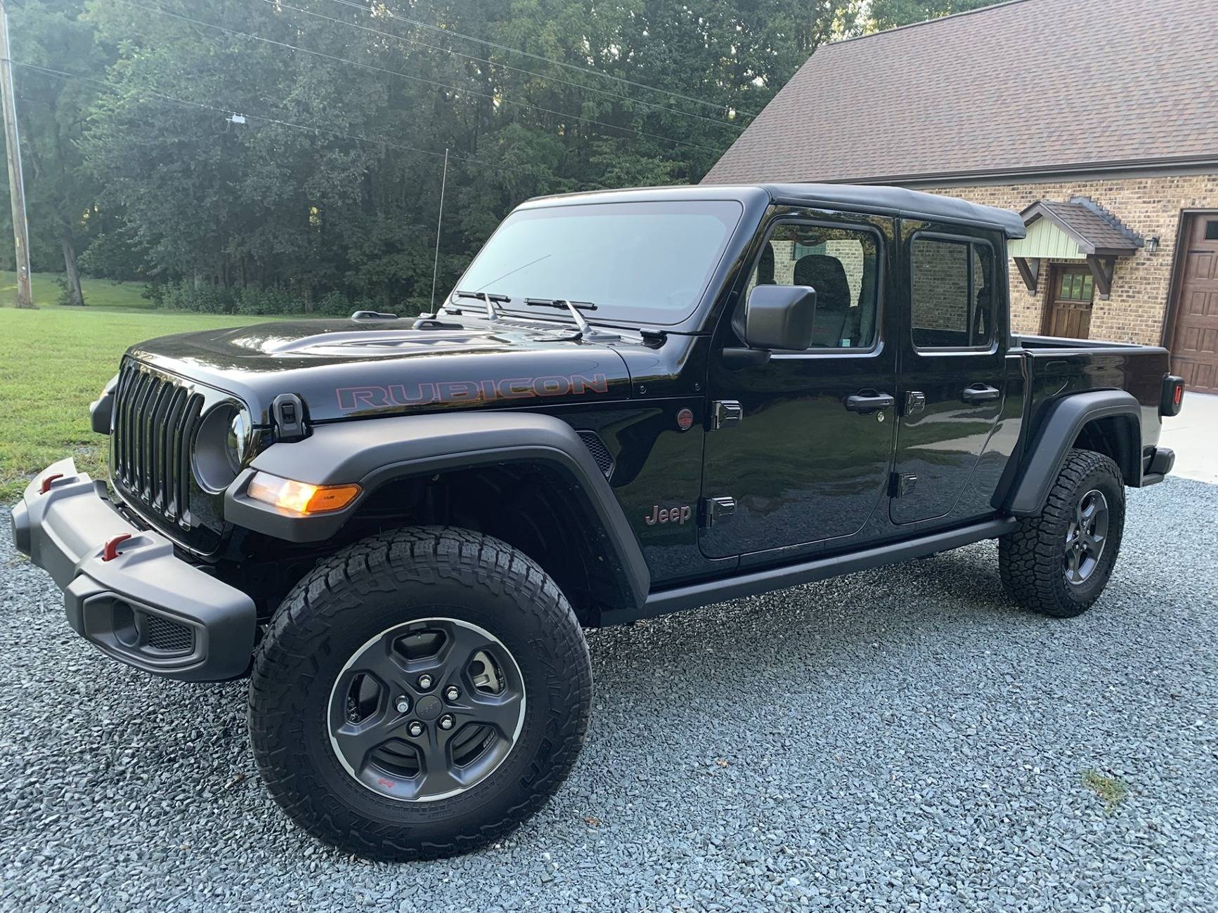 Jeep Gladiator 2023 Jeep Gladiator Rubicon 3.0L Diesel (JTRD) - only 516 miles thumbnail_IMG_7830