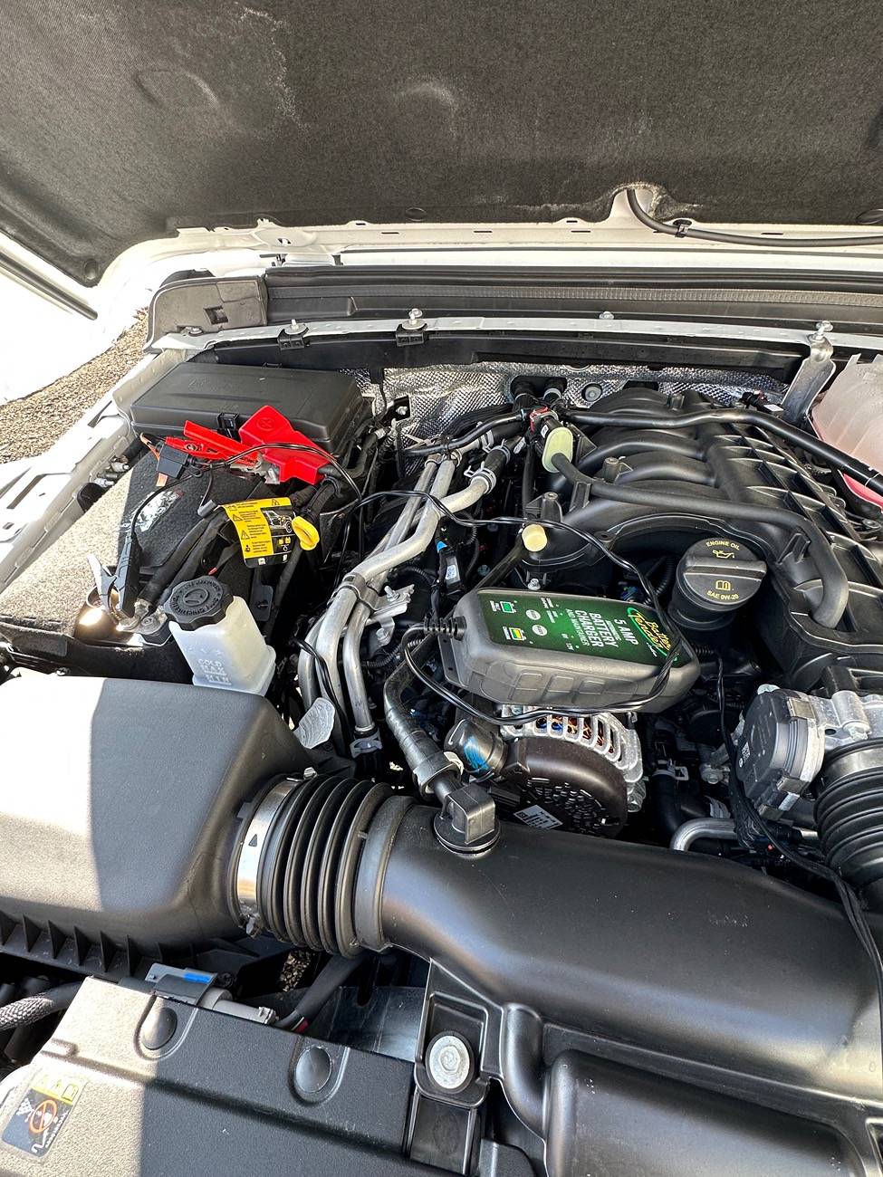 Jeep Gladiator Battery Tender IMG_0144