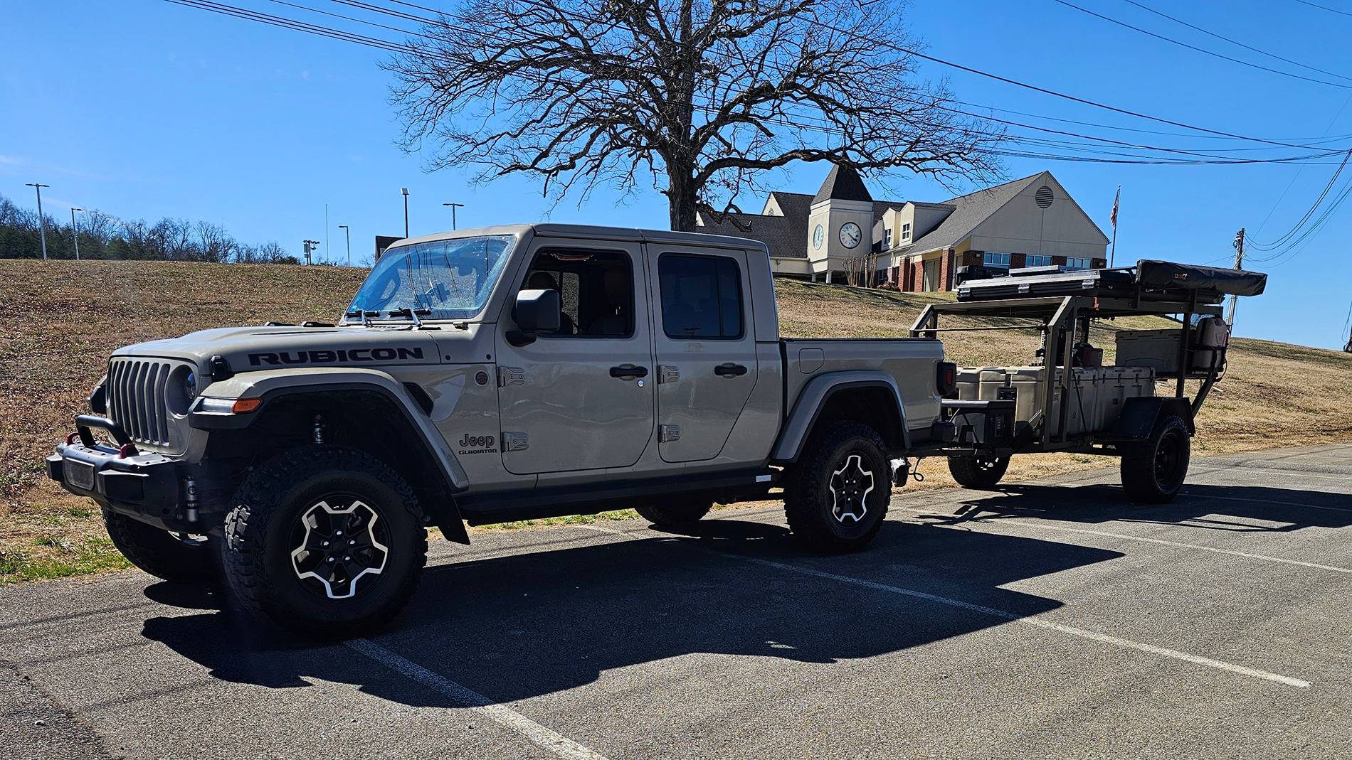 Jeep Gladiator Mickey Thompson Baja Boss AT 255/85/17 (35" Pizza Cutters). 20250303_113953