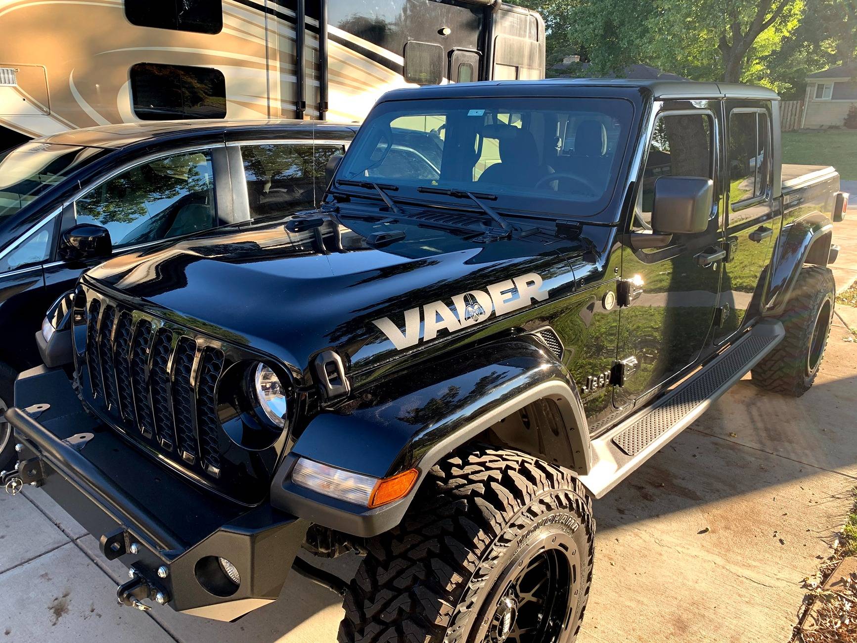 Jeep Gladiator Buying same model twice in a row....why? jeep1