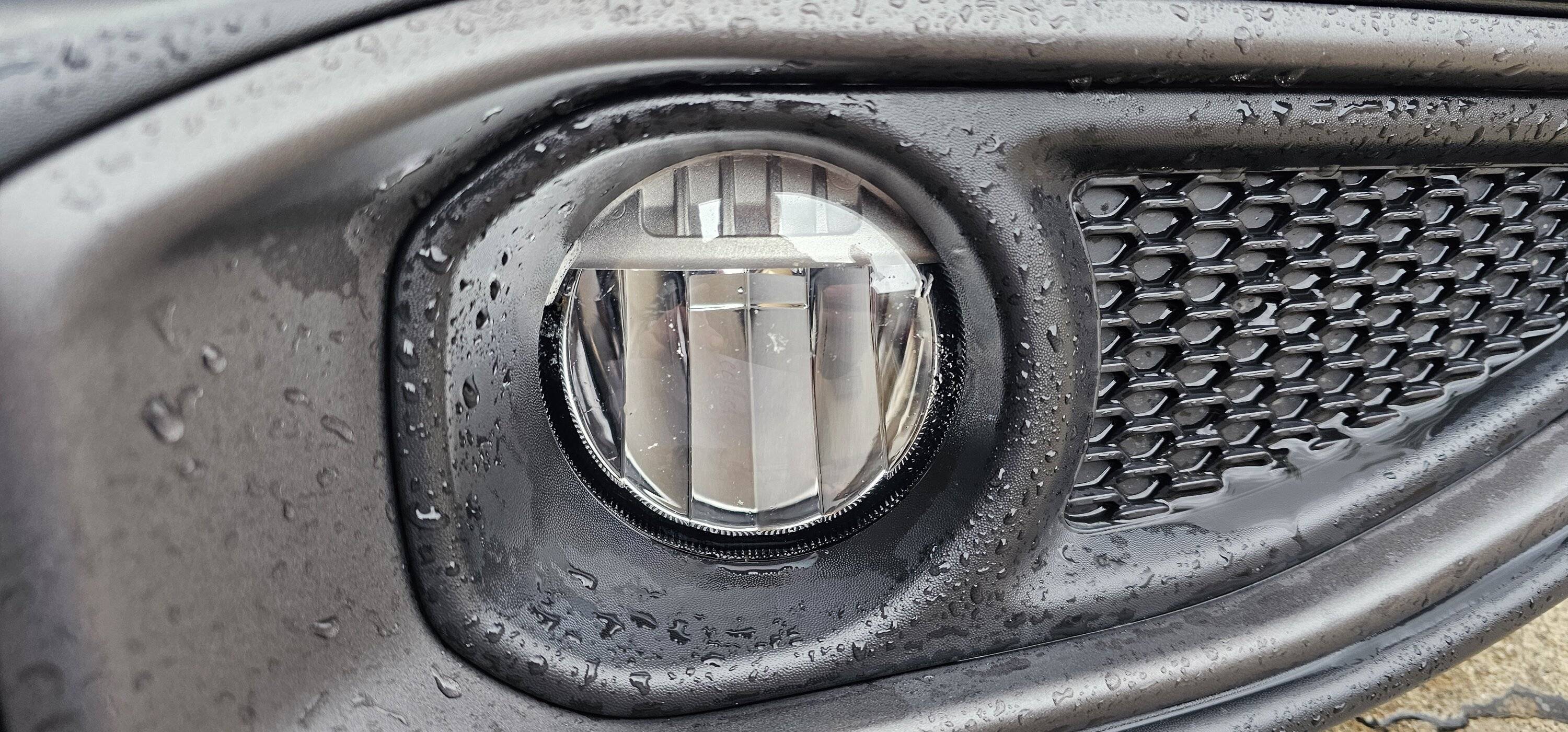Jeep Gladiator SAN DIEGO - OEM LED fogs, Mojave skid plate and bumper with Rubicon hooks 20250306_155210
