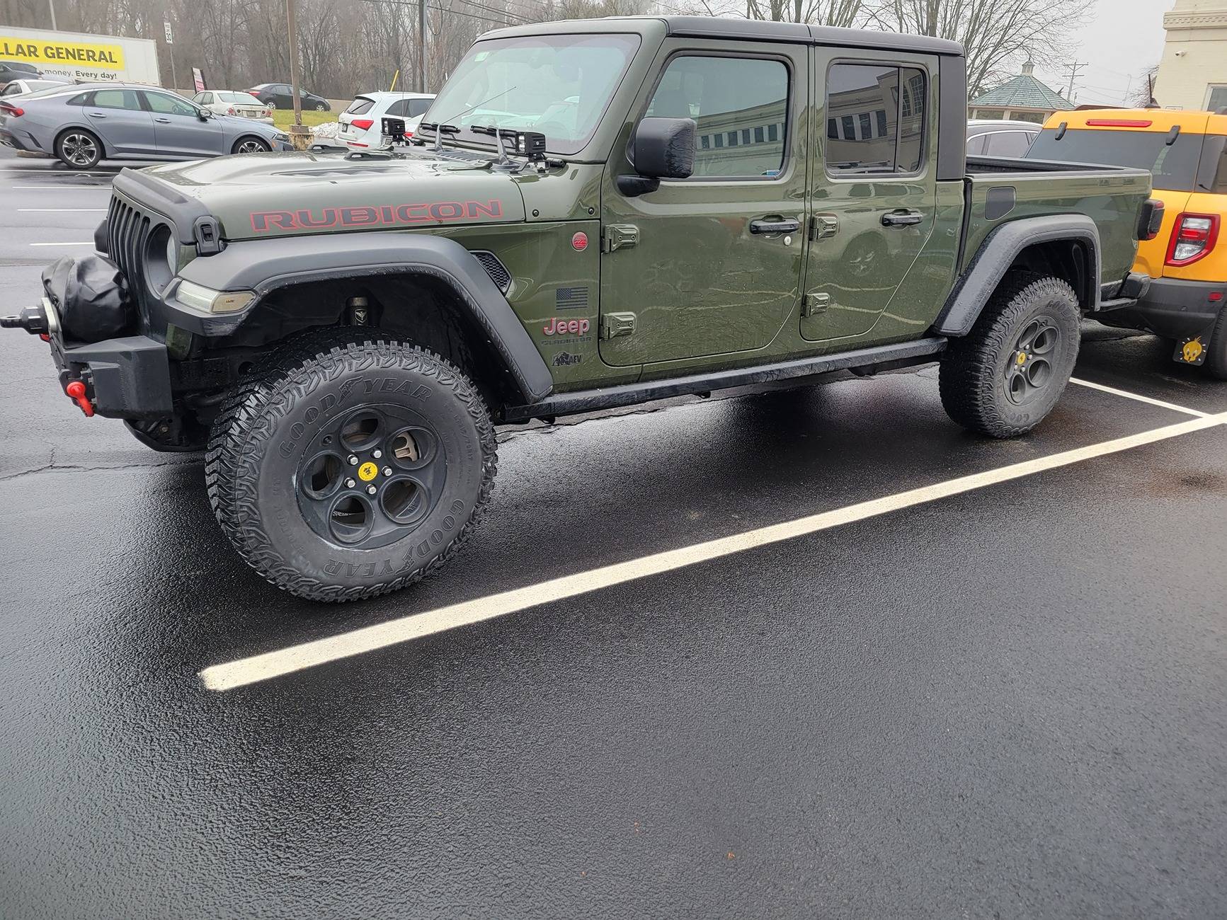 Jeep Gladiator Buying same model twice in a row....why? 20240126_141335