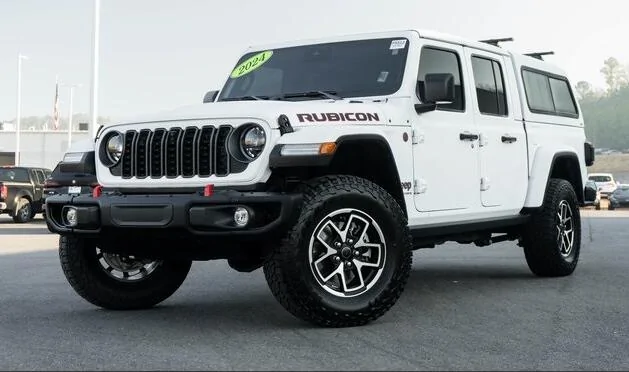 Jeep Gladiator Looking at this Gladiator, need help deciding! Screenshot 2025-03-07 004916