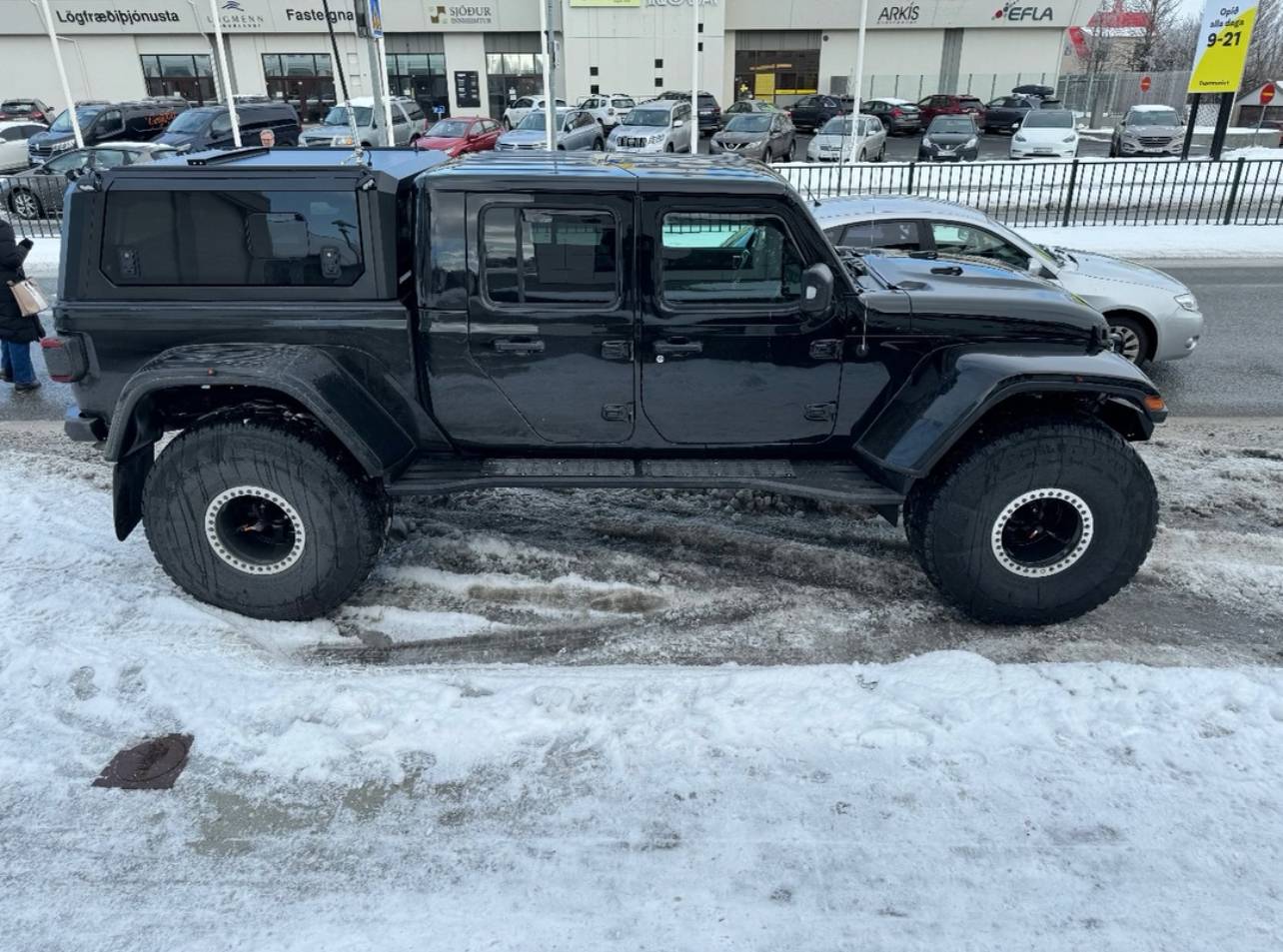Jeep Gladiator BLACK Gladiator JT Club IMG_6614