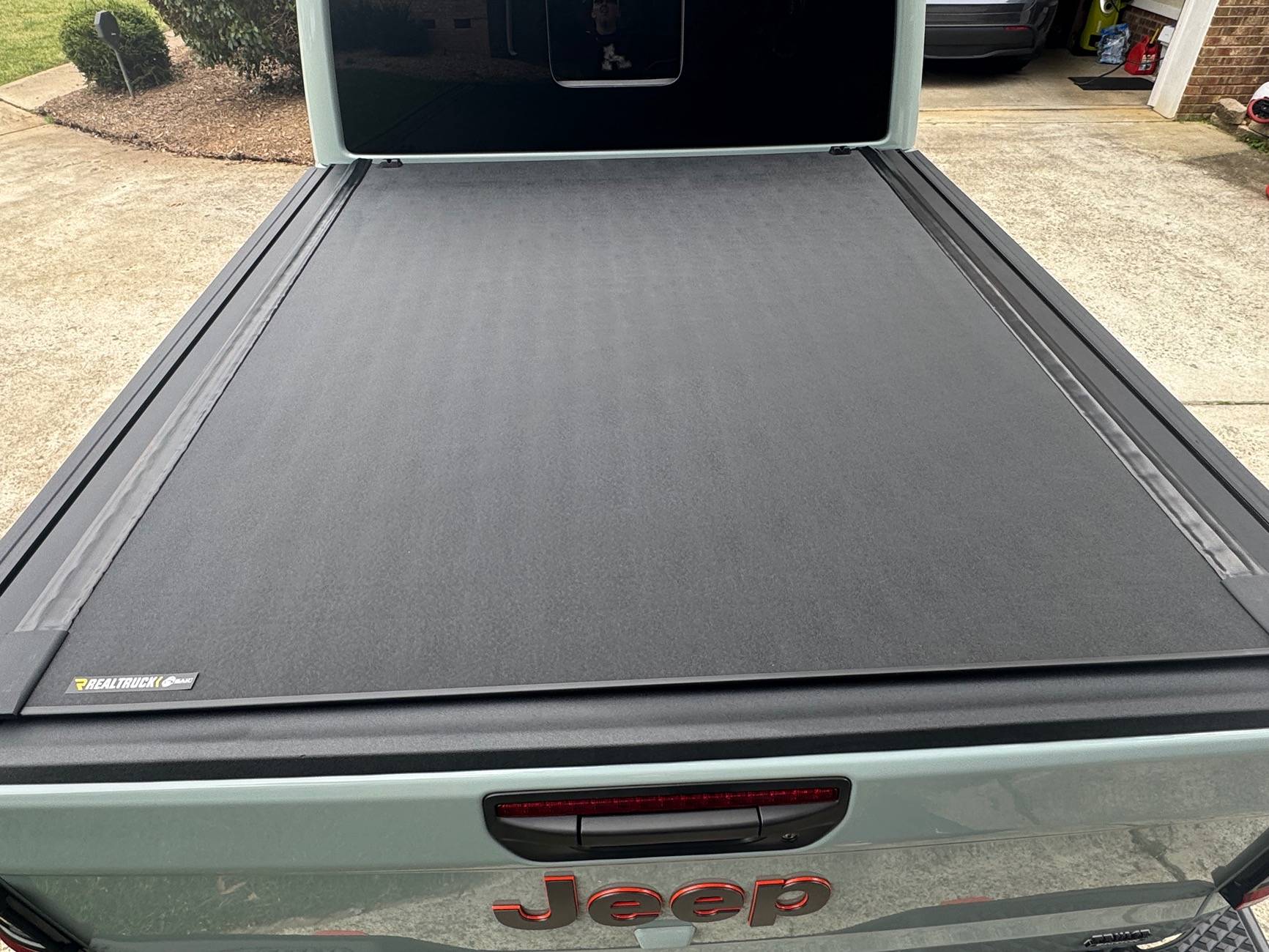 Jeep Gladiator RealTruck BAK Revolver X4s Hard Rolling Truck Bed Tonneau Cover | 80701 | Fits 2020-2025 Jeep Gladiator 5' Bed (60.3") IMG_8576