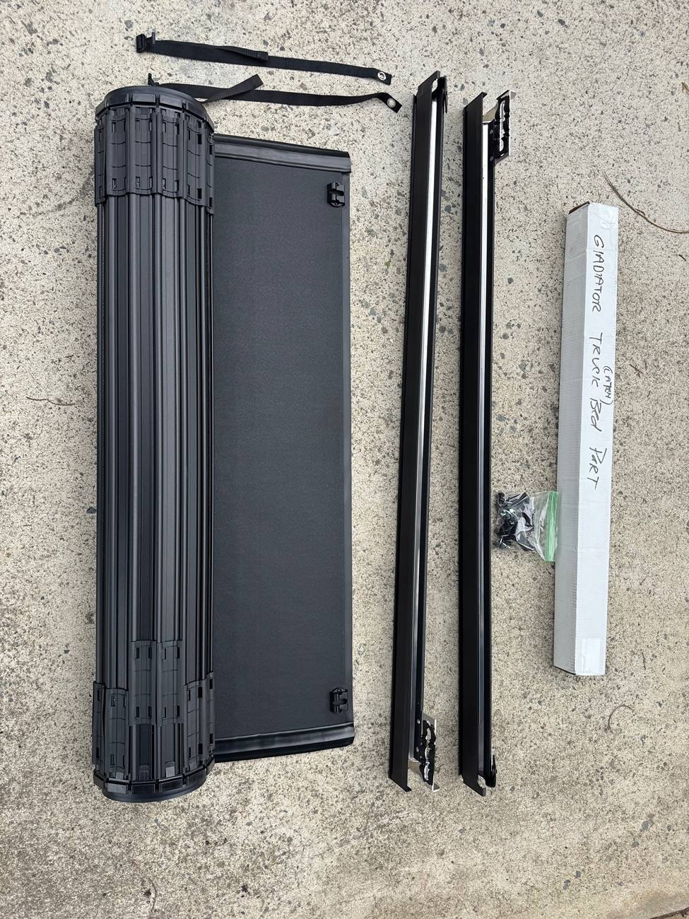 Jeep Gladiator RealTruck BAK Revolver X4s Hard Rolling Truck Bed Tonneau Cover | 80701 | Fits 2020-2025 Jeep Gladiator 5' Bed (60.3") IMG_8586