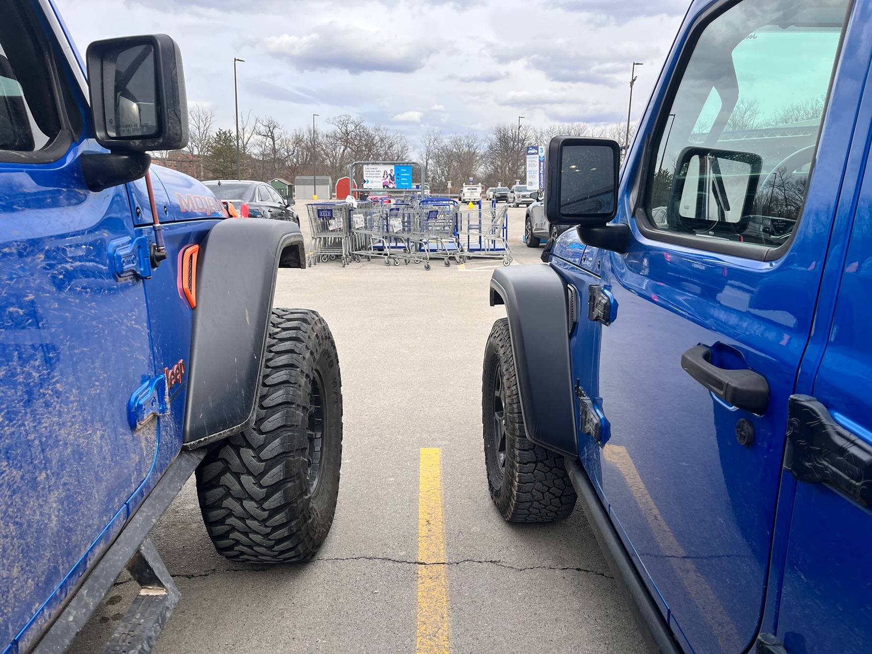 Jeep Gladiator Jeeps Parking Next To Jeeps IMG_7599
