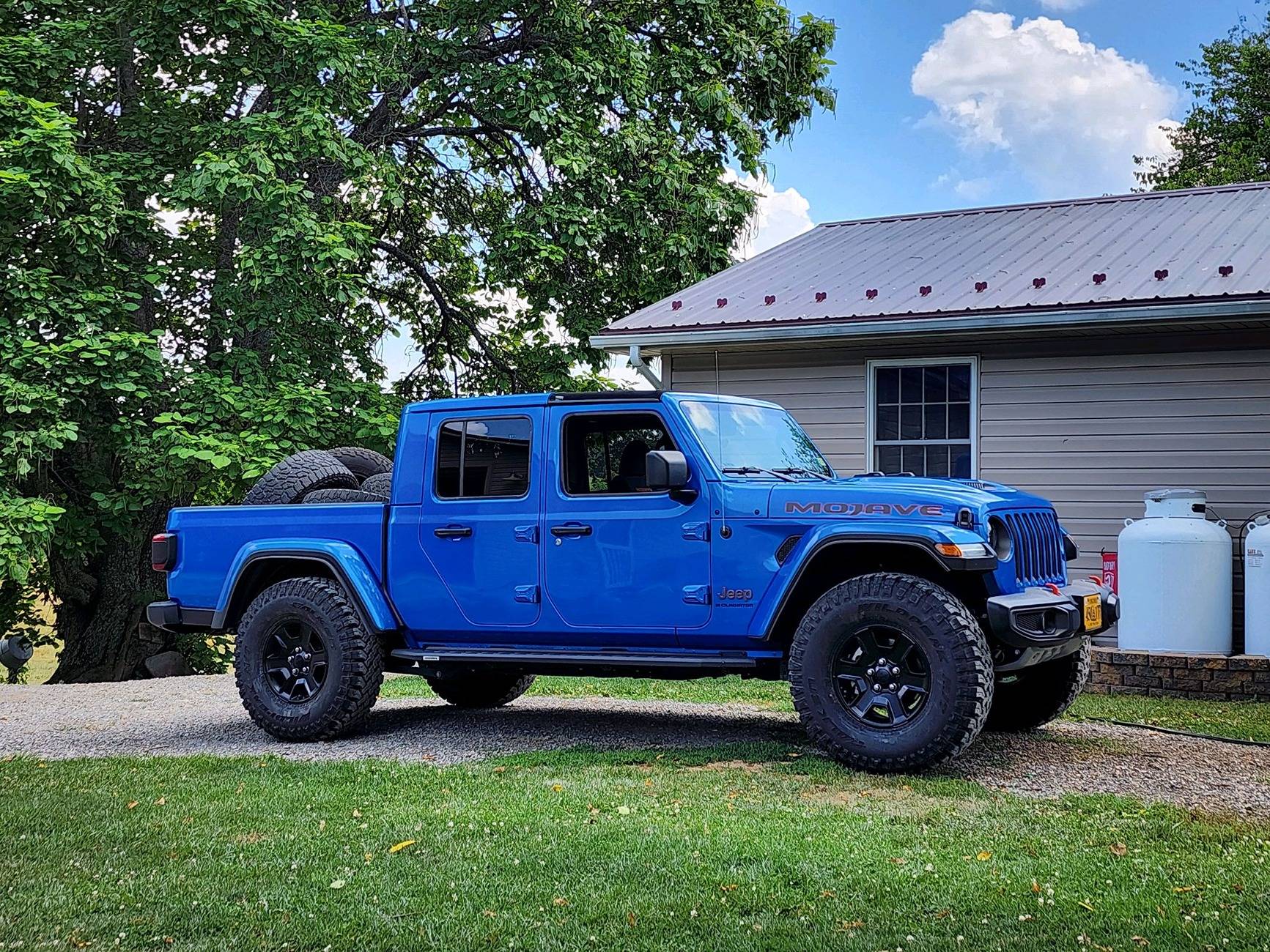Jeep Gladiator 2023 Jeep Gladiator Mojave, just got it 37947