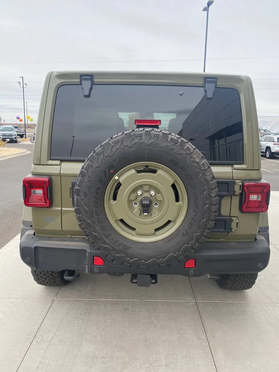 Jeep Gladiator Looking at this Gladiator, need help deciding! IMG_9430