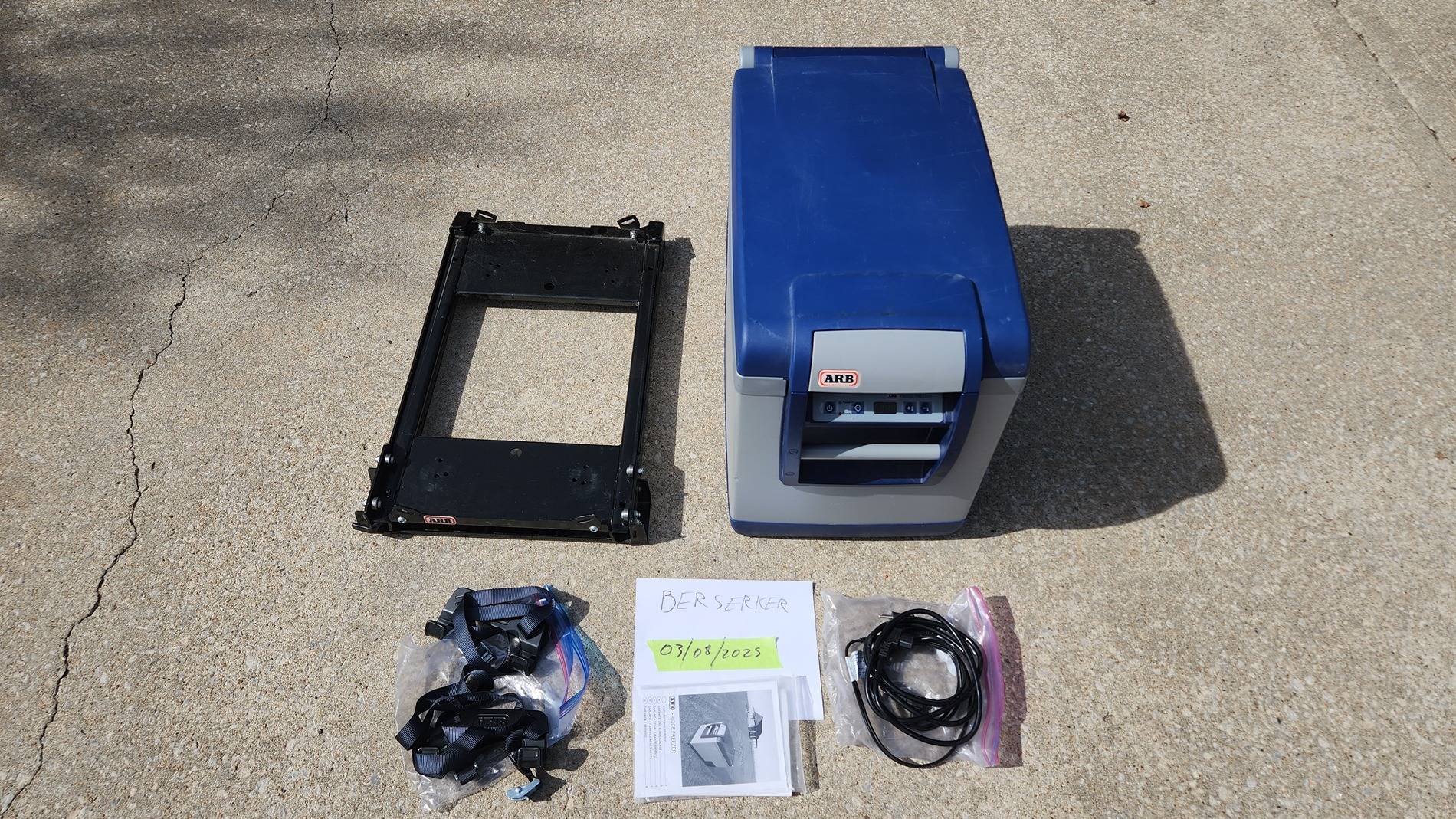 Jeep Gladiator ARB 47L FRIDGE/FREEZER WITH SLIDE $80 20250308_105635