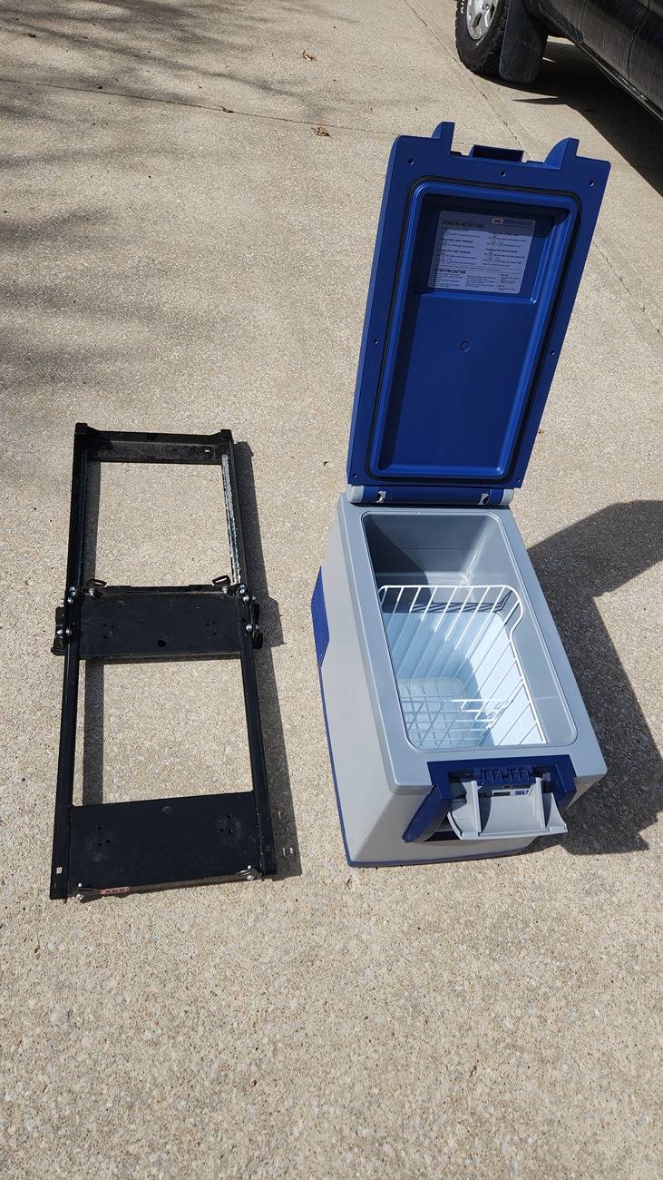 Jeep Gladiator ARB 47L FRIDGE/FREEZER WITH SLIDE $80 20250308_105806