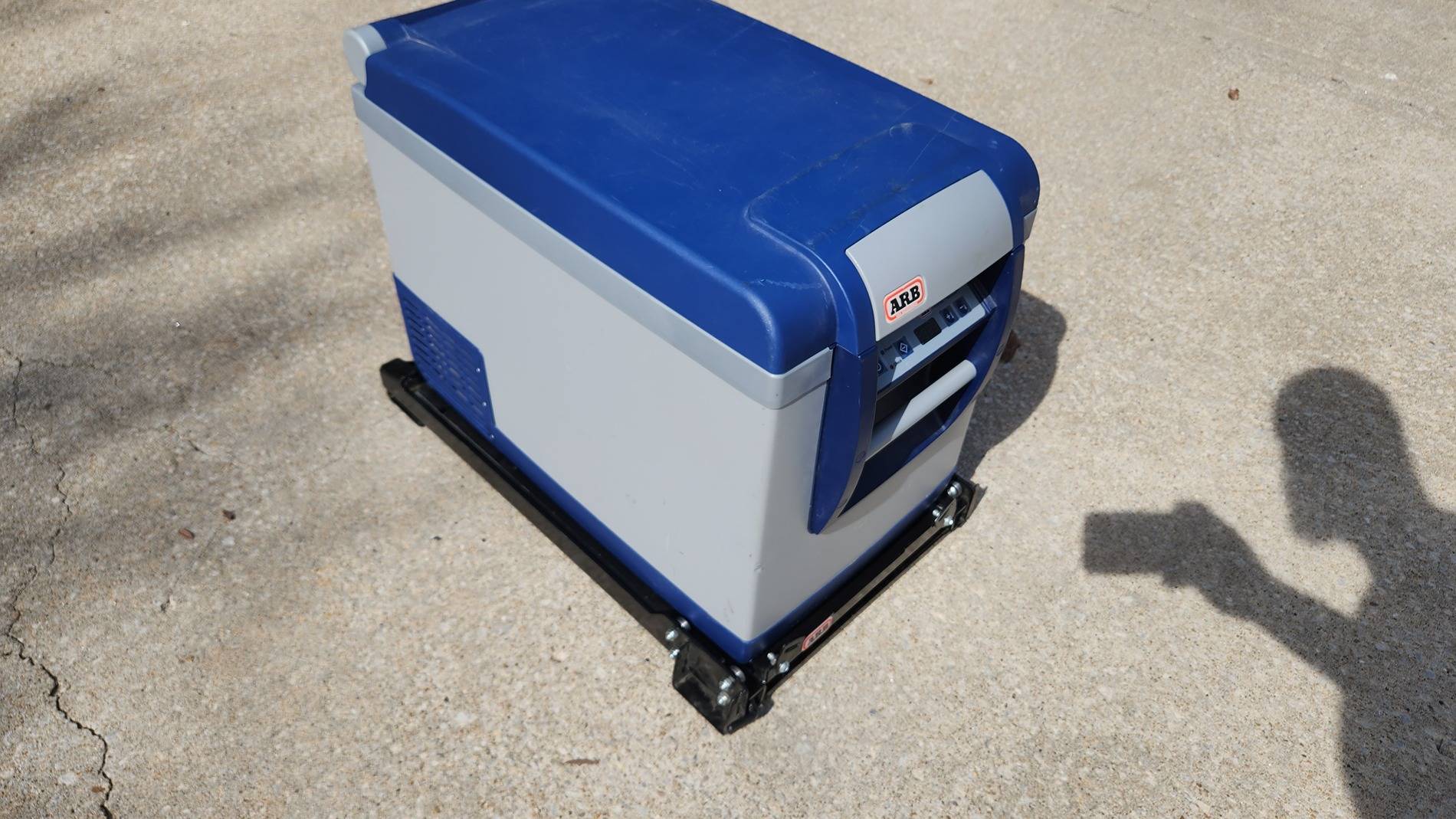 Jeep Gladiator ARB 47L FRIDGE/FREEZER WITH SLIDE $80 20250308_105833