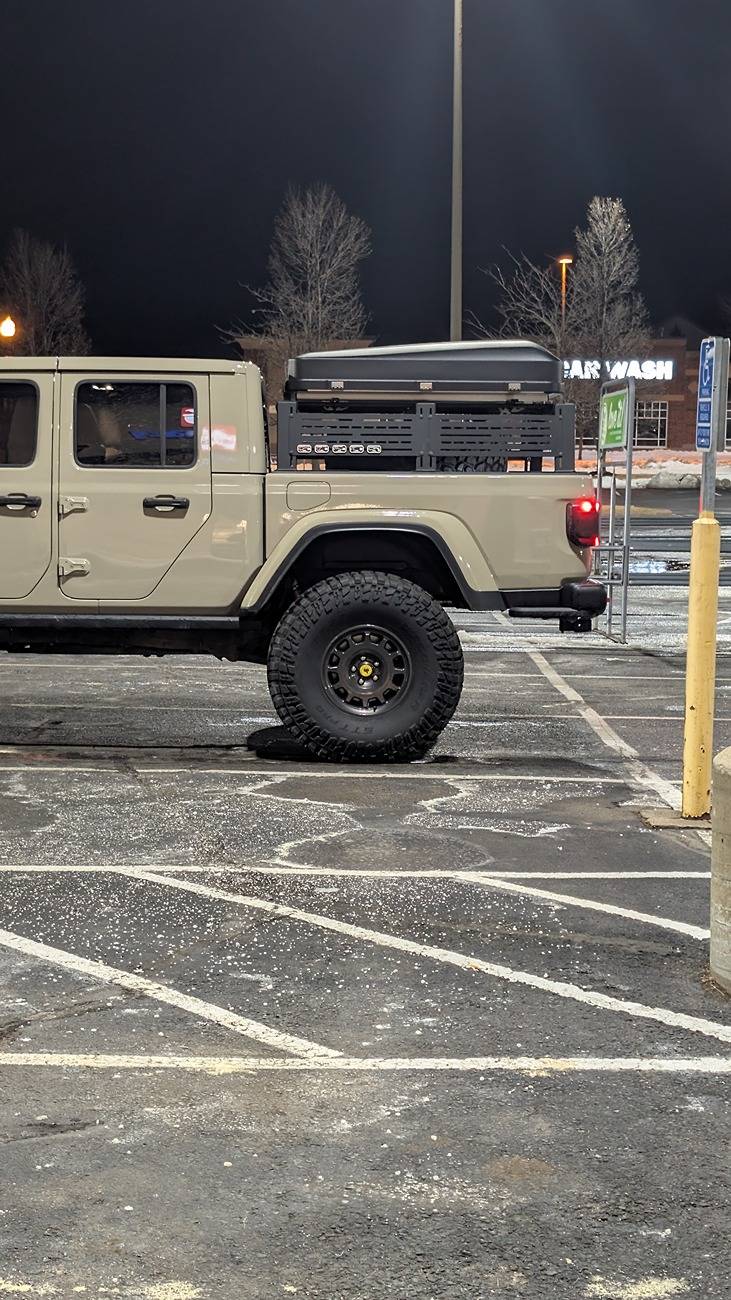 Jeep Gladiator Gladiator on 39s PXL_20250309_024658315