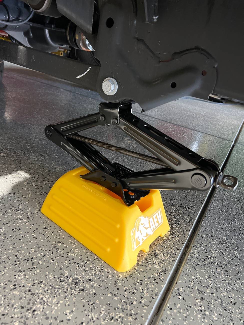 Jeep Gladiator AEV Jack Base Slid Out From Under While Jacked image
