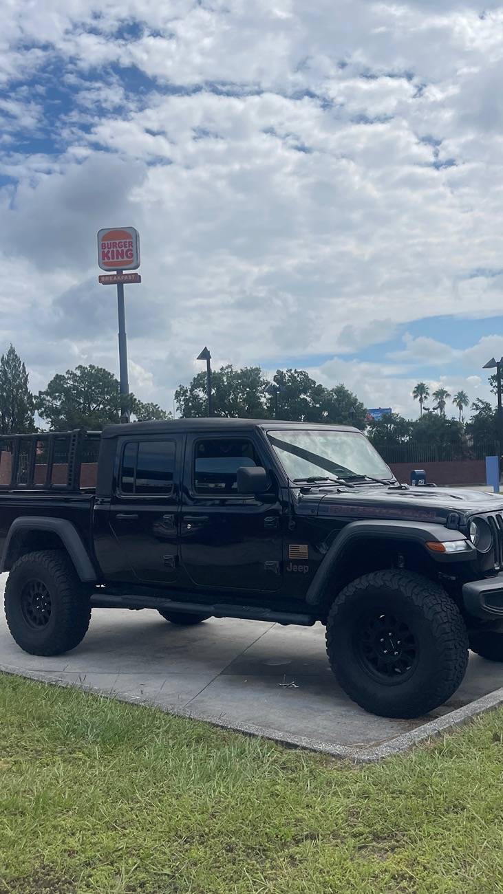 Jeep Gladiator HARD TOP TRADE SWAP FOR SOFT TOP. IMG_3139