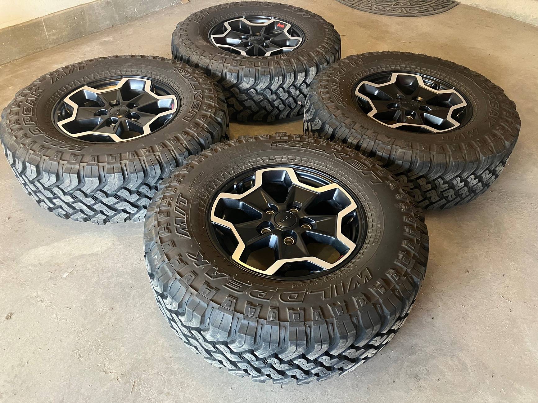 Jeep Gladiator OEM Rubicon NEW take off wheels/ tires 2B354DBD-BA80-4D59-B350-4B704A529435