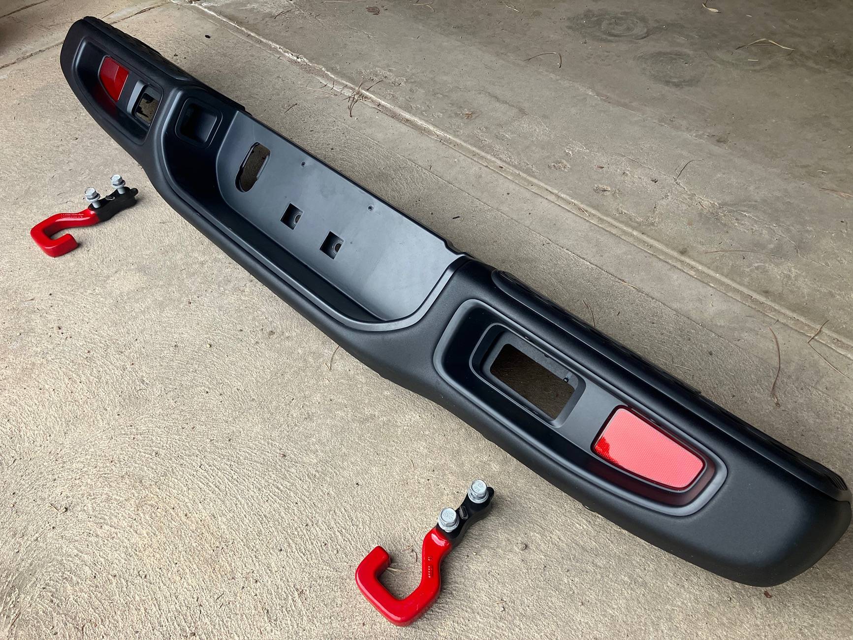 Jeep Gladiator Rubicon Rear Plastic OEM bumper -$100 9A73B1F4-CDD0-4D91-AE98-9C81D644AE13
