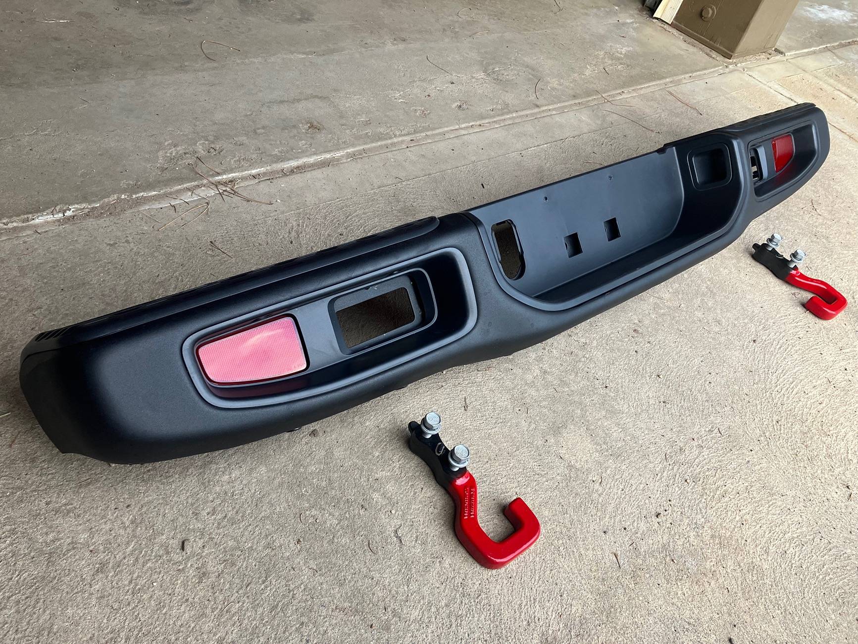 Jeep Gladiator Rubicon Rear Plastic OEM bumper -$100 E8B0560A-5376-4176-92F3-BC5FBE585127