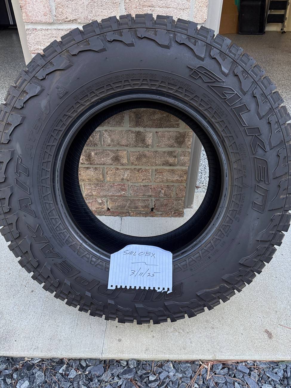 Jeep Gladiator New Rubicon spare tire IMG_8318