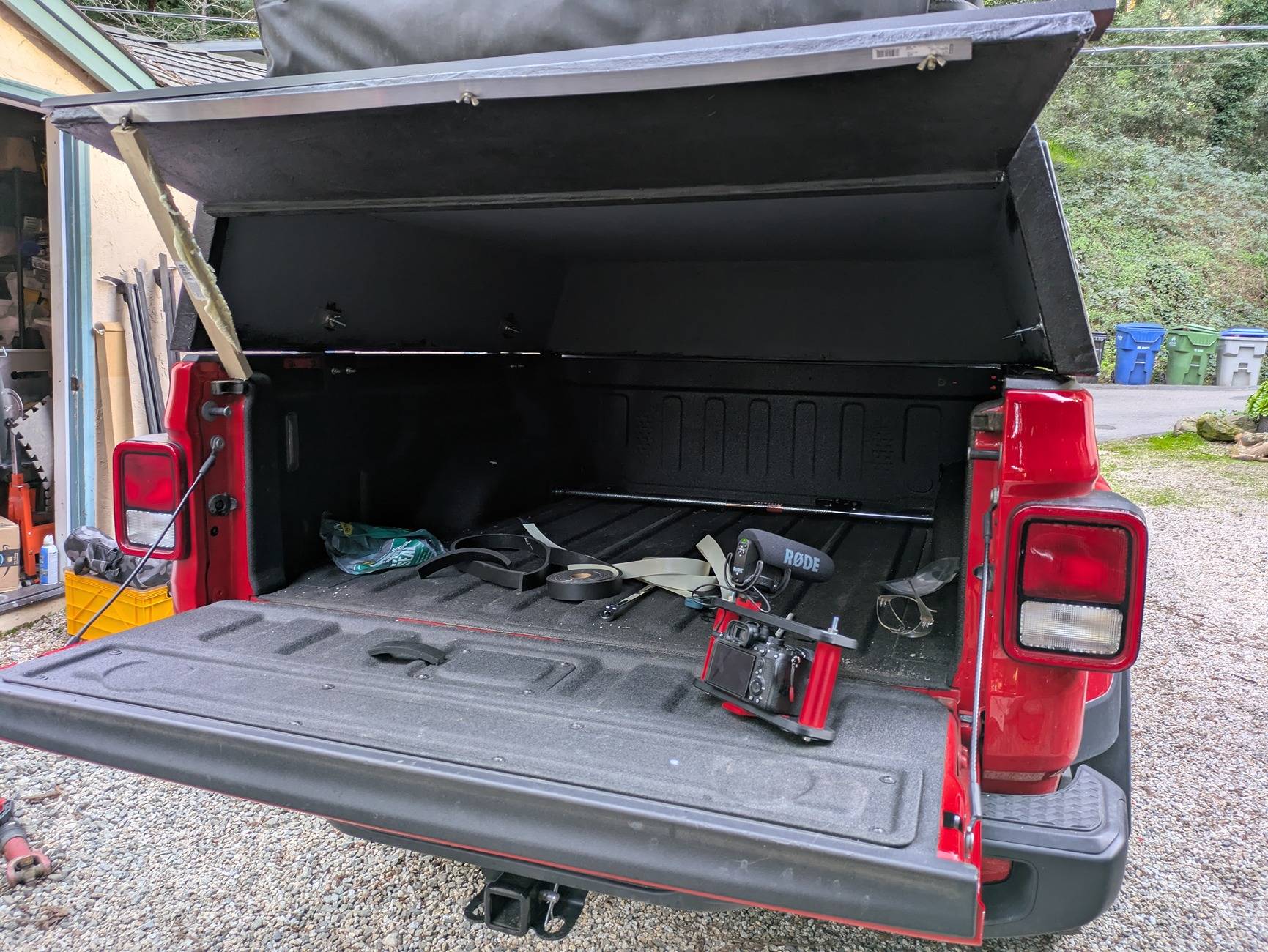 Jeep Gladiator Almost Rubicon - Family camper, weekend overlander, TJ tower PXL_20250312_002242322