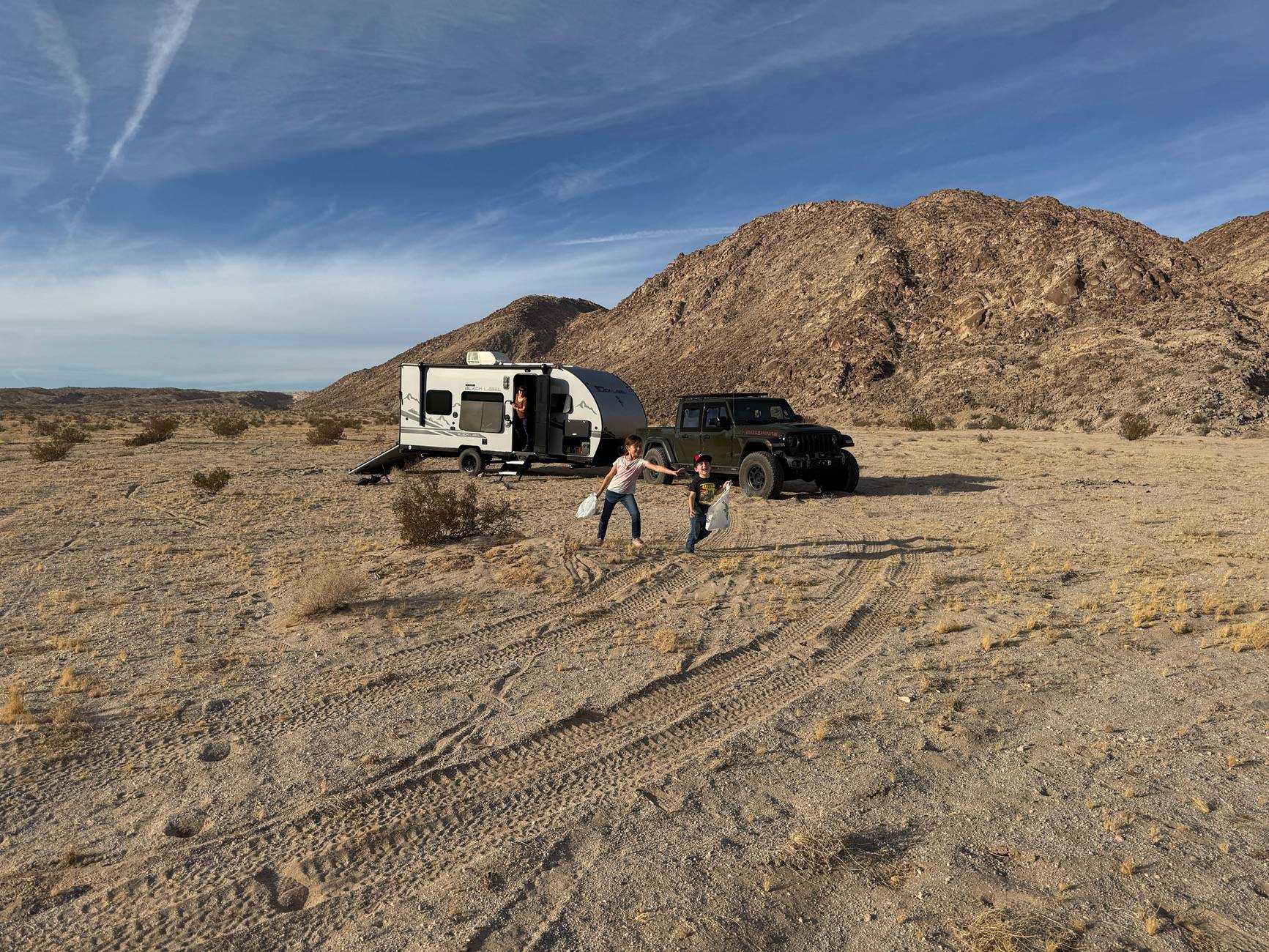 Jeep Gladiator Can I add 1 or 1.5 lift to my stock Mojave and not hurt ride quality? IMG_8626
