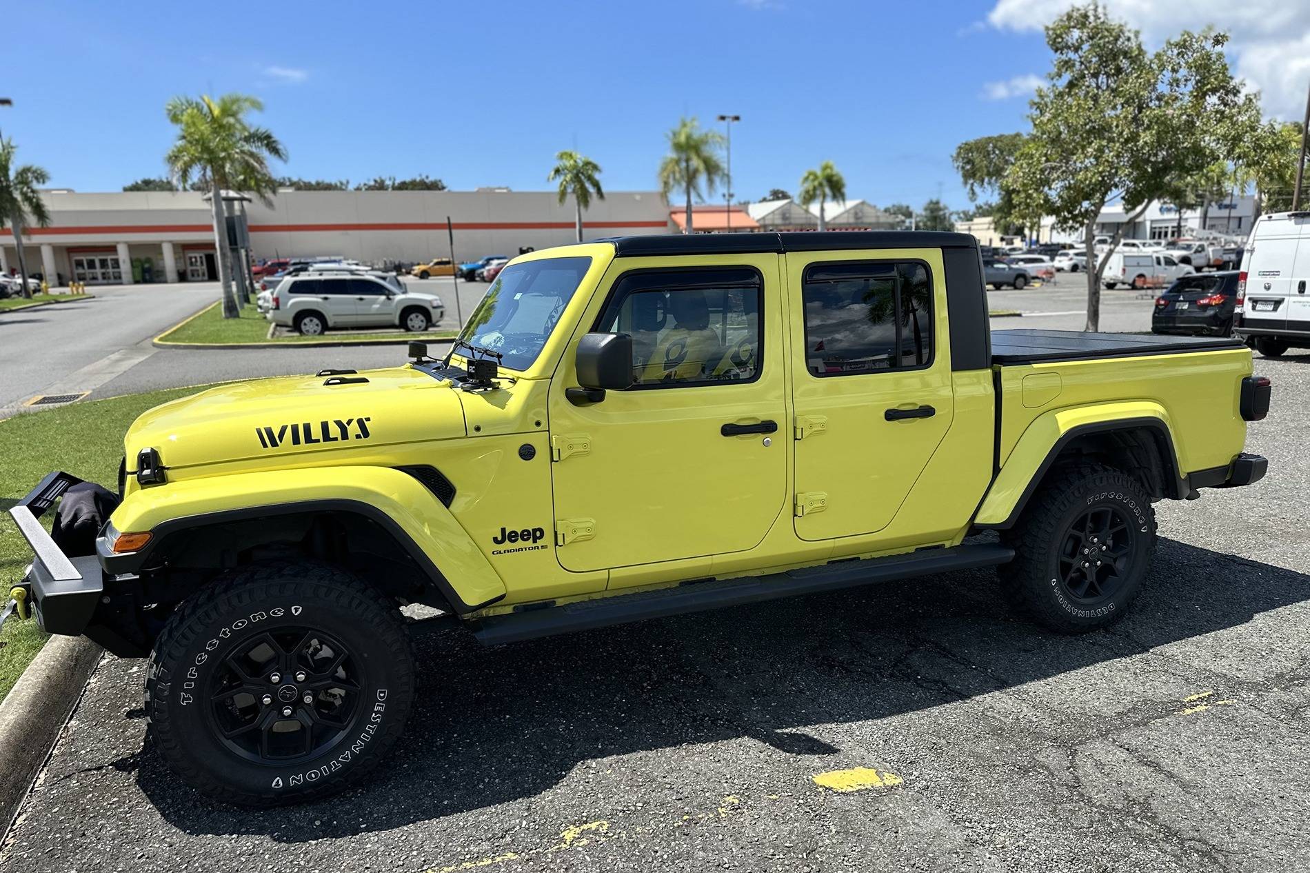 Jeep Gladiator HIGH VELOCITY YELLOW Gladiator JT Club ImportedPhoto.763583121.460082