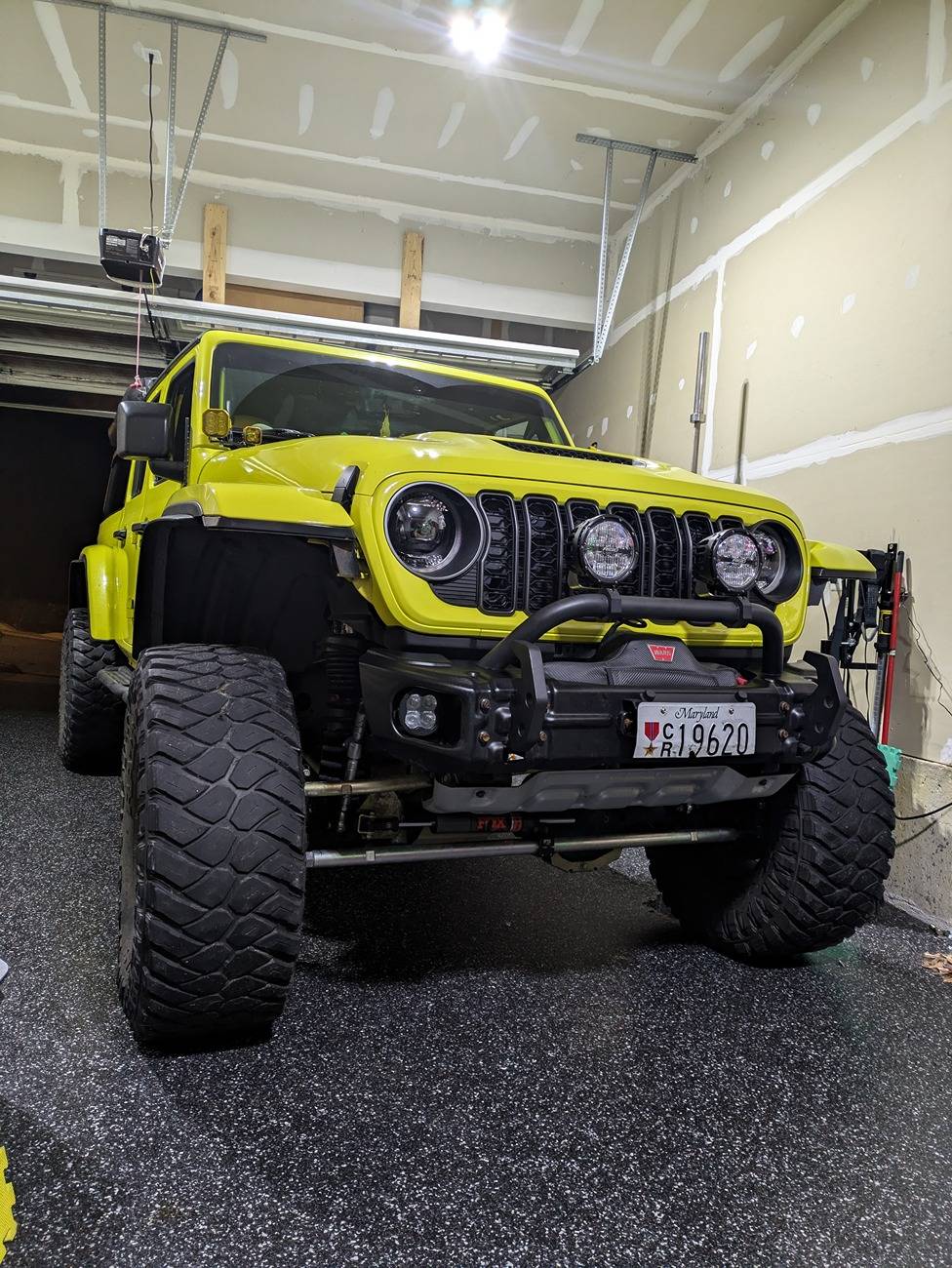 Jeep Gladiator HIGH VELOCITY YELLOW Gladiator JT Club PXL_20250306_043514517
